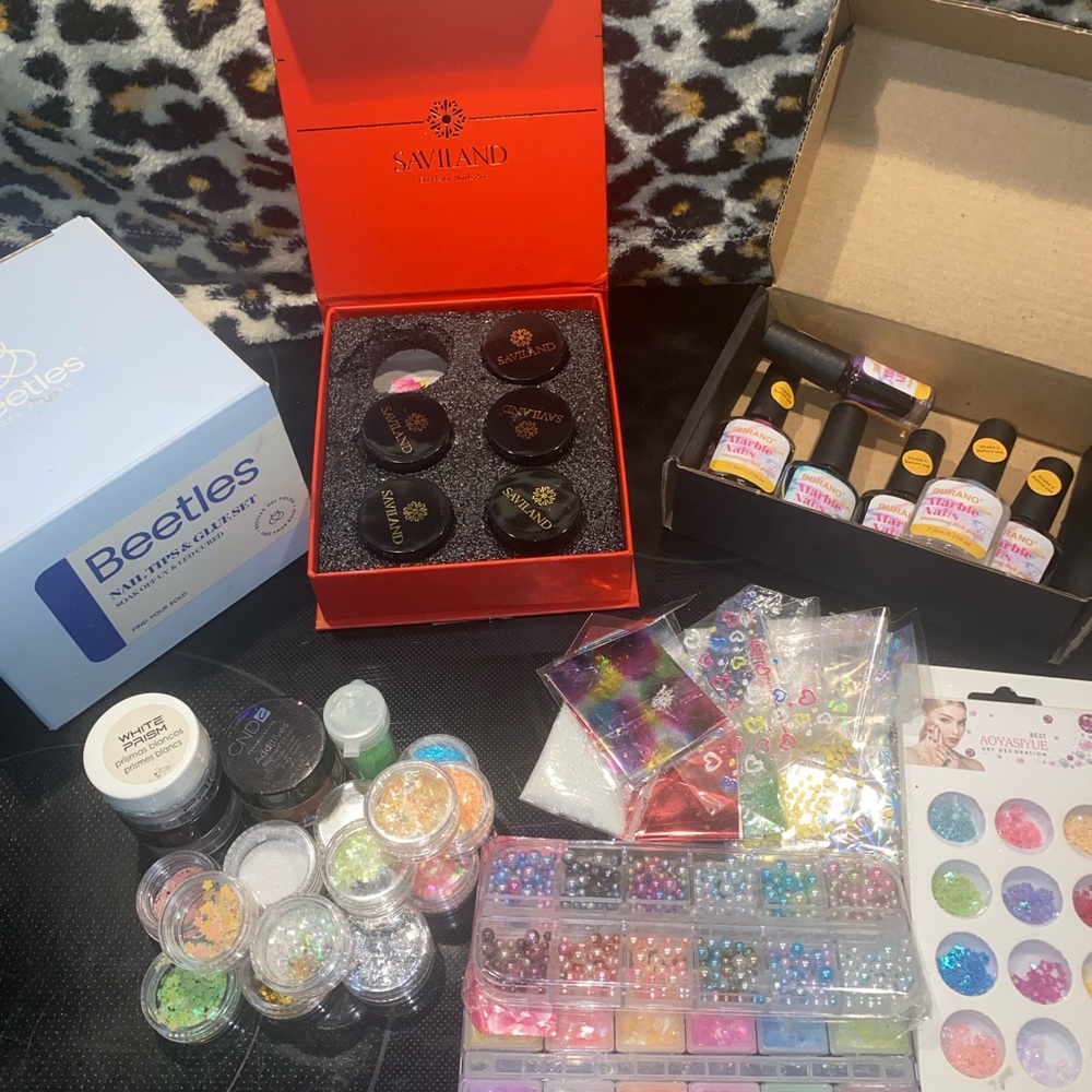 FINAL PRICE!!!! Nail Art Supplies Set with Saviland and Beetles